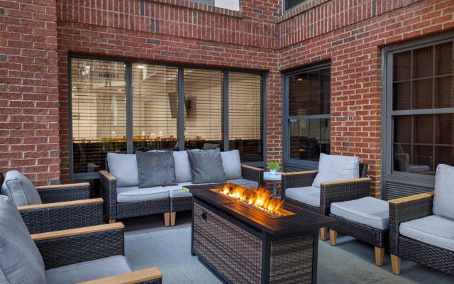 Four Points by Sheraton Greensboro Airport