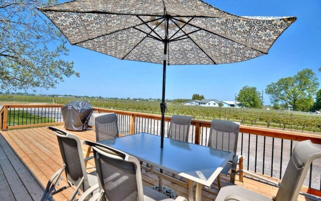 Niagara Vineyard Contemporary