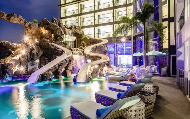 Azure Hotel Pattaya
