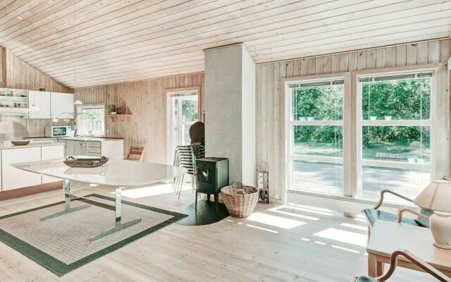 Spacious Holiday Home With Sauna in Aakirkeby