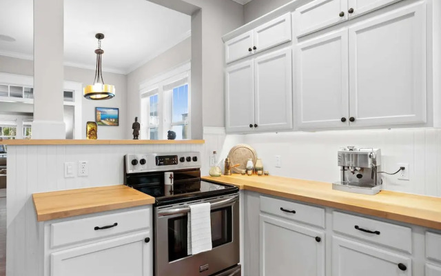 Sunset Bungalow With Hot Tub - 6ppl