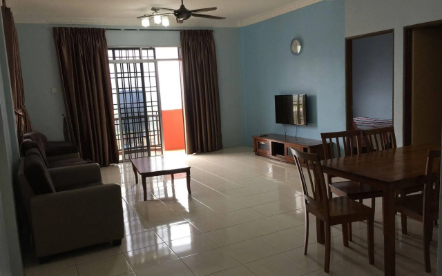 Cameron Pasar Malam Apartment at Crown Imperial Court