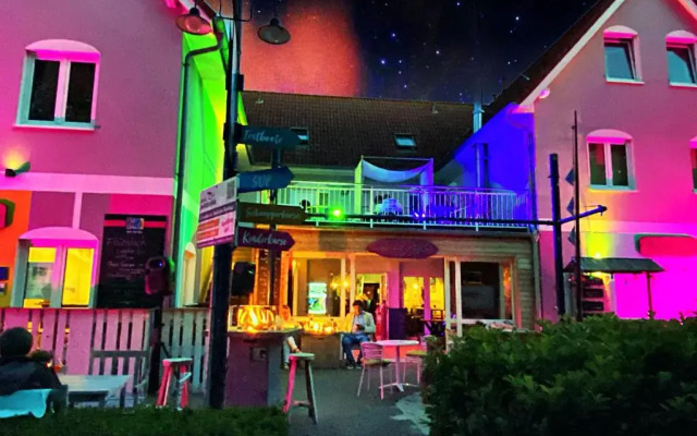 feels Beach Club Hotel