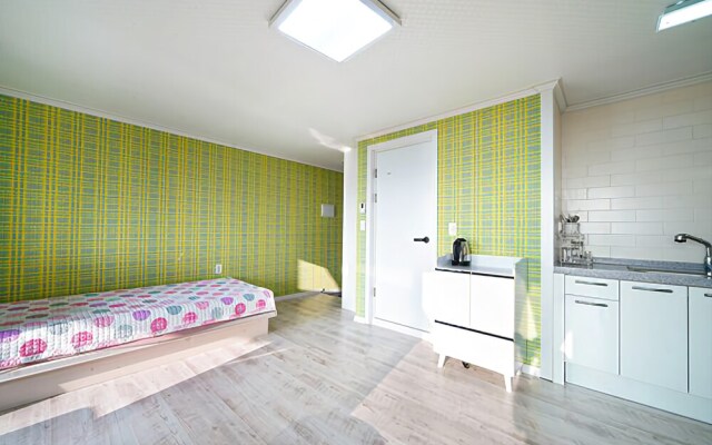 Nonsan Lake and Sunset Pension