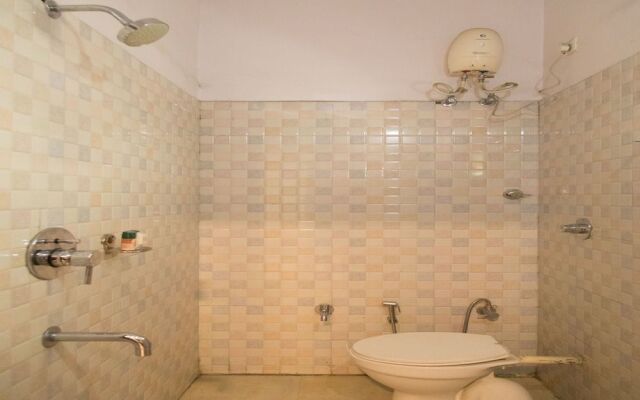OYO 10365 Hotel RR