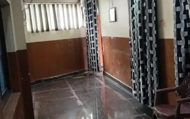 Shri Veni Madhav Hotel