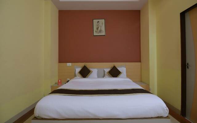 OYO 11923 Hotel Rajdhani Palace