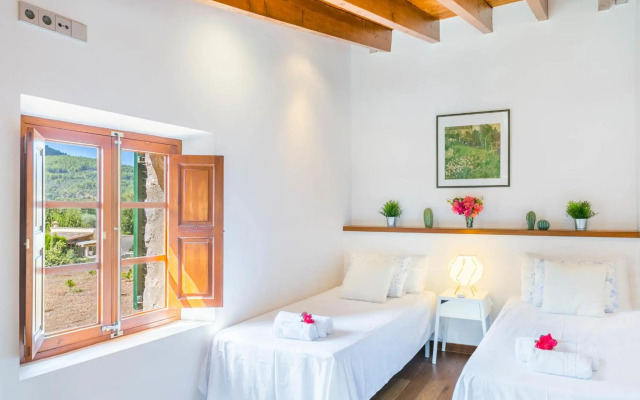 Beautiful Mallorcan Villa With Pool in Soller