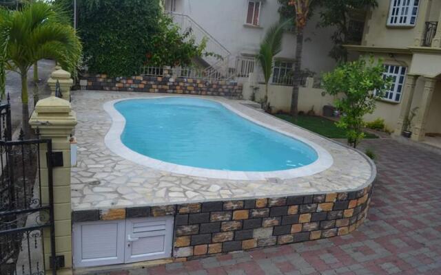 RS VILLAS student share apartments with private room,free wifi ,100mts to the beach