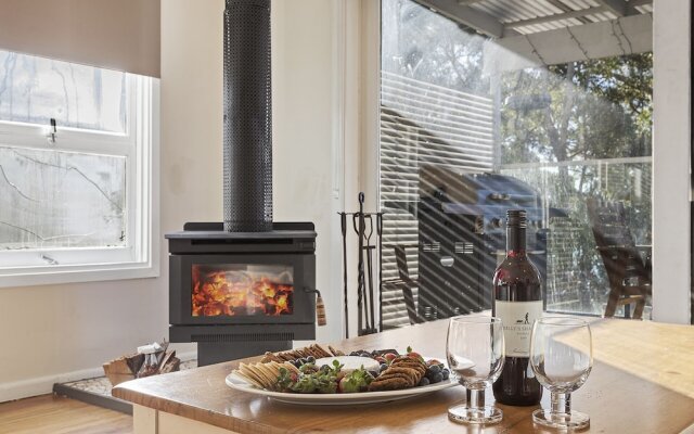 Blue Water, 127 Government Road