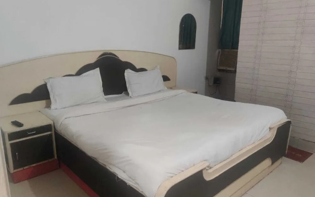 Hotel Abhishek Residency By The Arrow