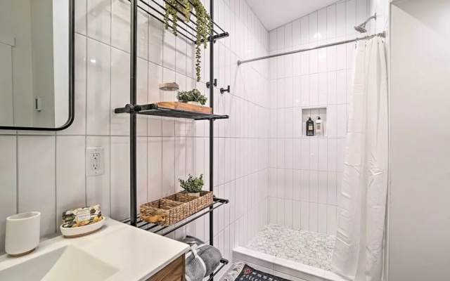 Cozy Flagstaff Studio w/ Patio - Near Dtwn!