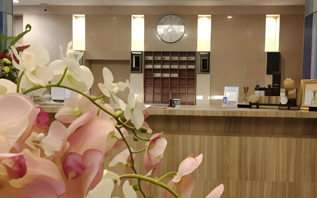 Chaisaeng Palace Hotel