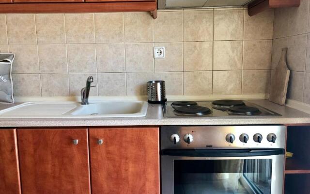 Gerakini 2BR Apt with Shared Pool