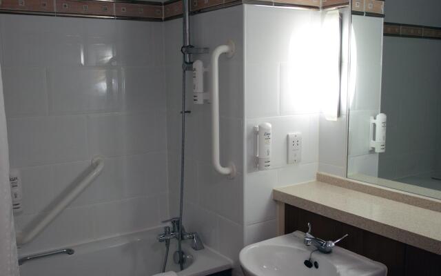 Holiday Inn A55 Chester West by IHG