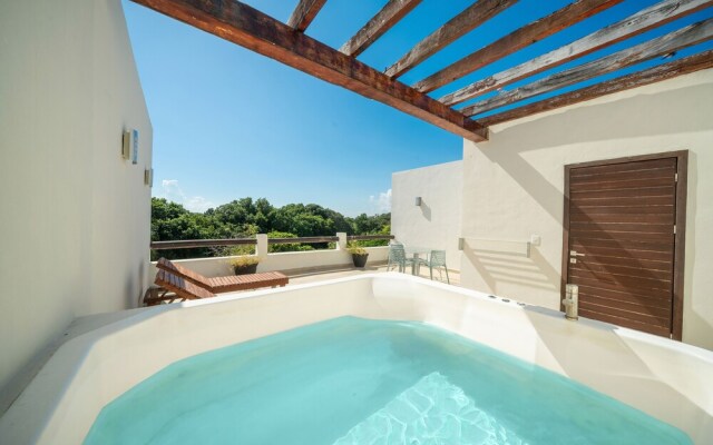 2 BR PH with Jacuzzi near to the Beach