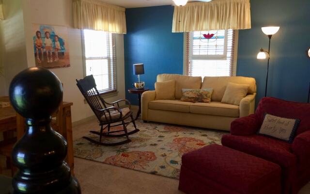 The Old Liberty Schoolhouse B&B