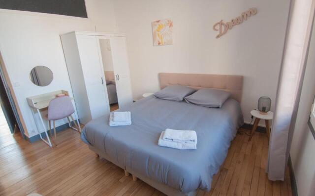 Bel appartement Tours Centre 2 chambres, 6 pers "Pied-à-Tours"