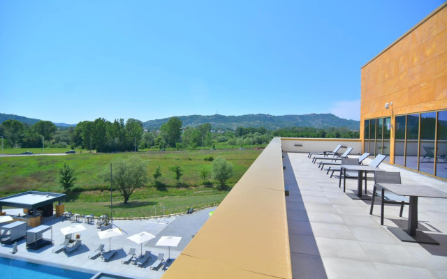 mk | hotel tirana