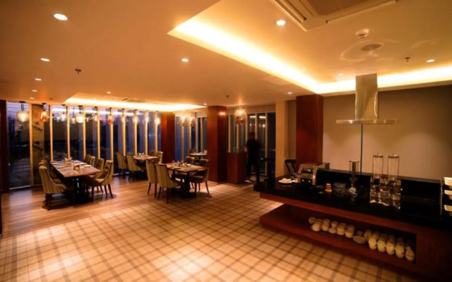 Hotel Le Lotus Grand Varanasi