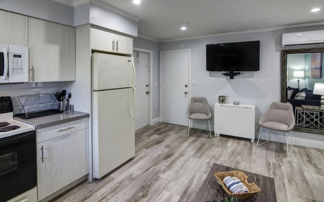 May-Dee Suites