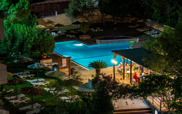 Achousa Hotel