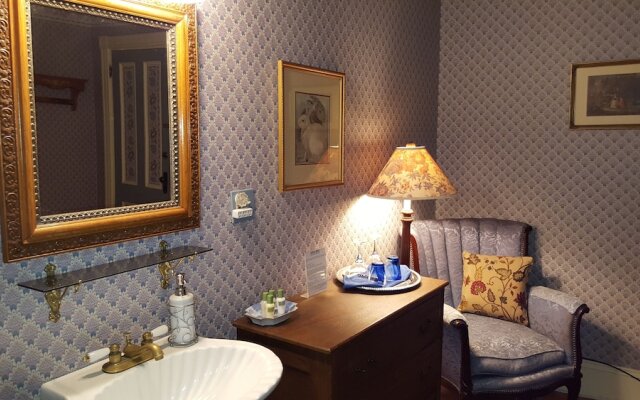 Holidae House Bed & Breakfast