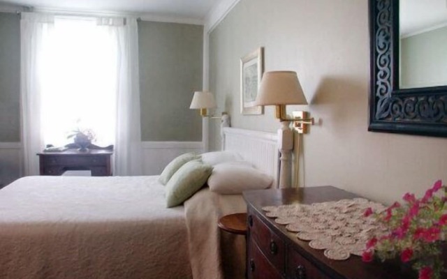 Old Granite Inn Bed & Breakfast