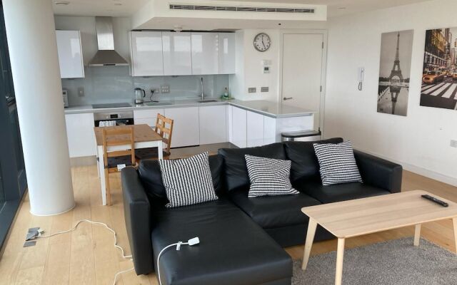 Stunning 3-bed, 3-bath Apartment in Southampton
