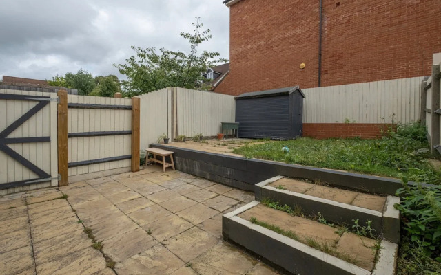 Foxherne 6 Bed & 3 Bath Serviced Hse -20