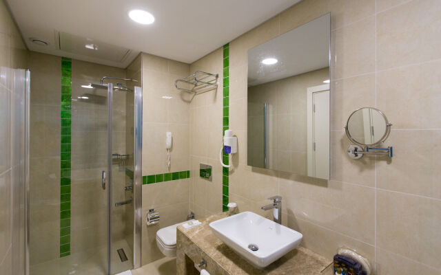 The Grand Mira Hotel