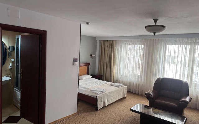 Hotel Bliss