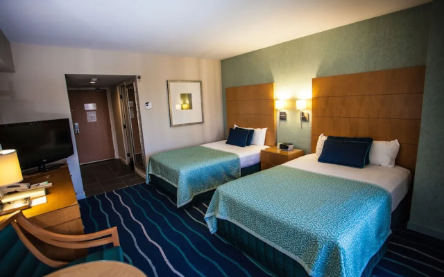 Ala Moana Hotel by AirPads