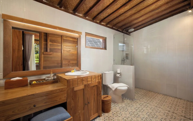 Devani Resort Sidemen