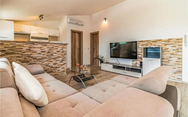 Five-Bedroom Holiday Home in Kastel Novi