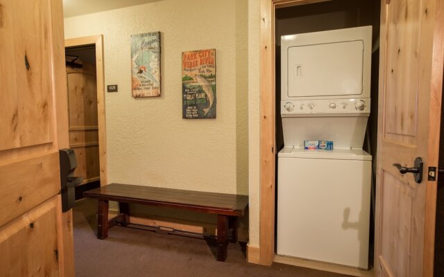 Canyons Village Location Oversized Deck Off by RedAwning - Save 20% on 7+ Nights!