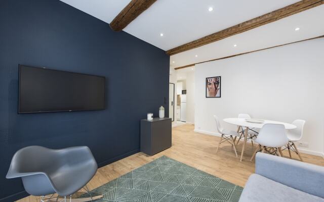 APPARTEMENT 1 NEUF sur le port à coté de la plage