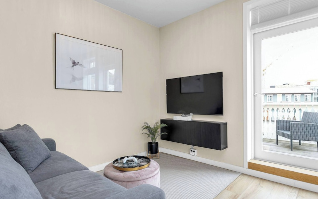 Nice two Bedroom, Downtown Apartment With Balcony