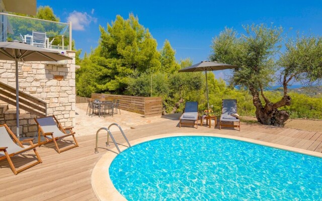 Modern Villa in Volimes with Pool And Parking