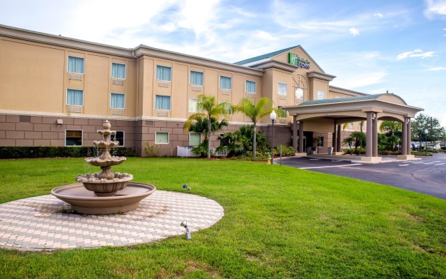 Holiday Inn Express & Suites Cocoa