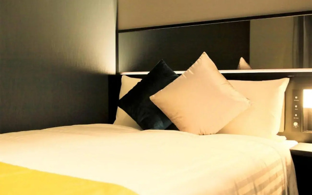Quintessa Hotel Fukuoka Tenjin Comic & Books