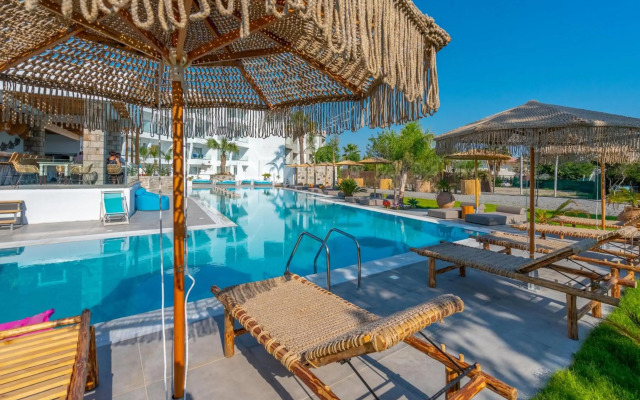 Kouros Home Hotel