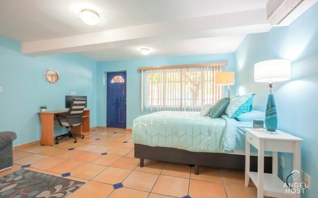 Cozy Stay 2 blocks from the beach