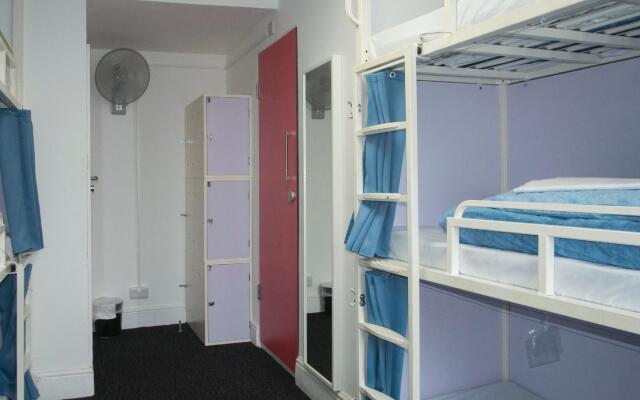 Smart Hyde Park View - Hostel