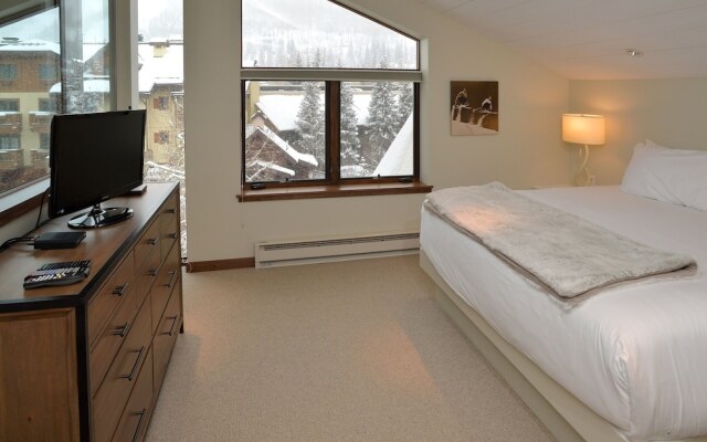 Ge Inn Plaza #109 4 Bedroom Condo by RedAwning