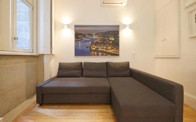 FLH Porto Traditional Studio with Terrace