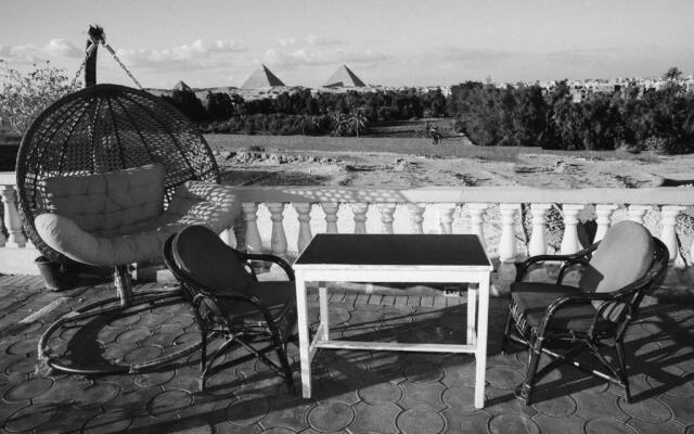 Heru Pyramids View Hotel