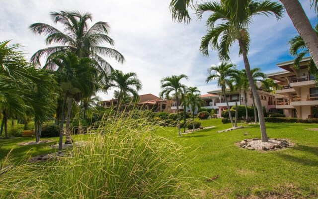 2-bedroom Beachfront Condo With Pool