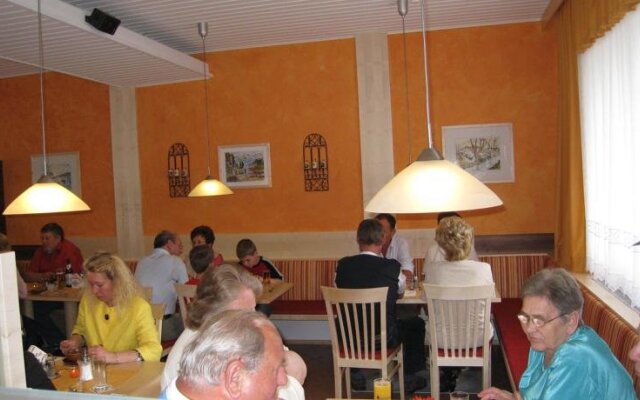 Gasthof Strobl Waldfrieden Garni