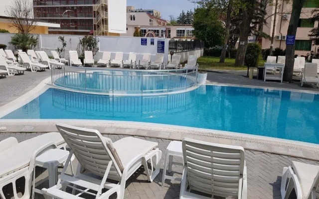Sun Palace